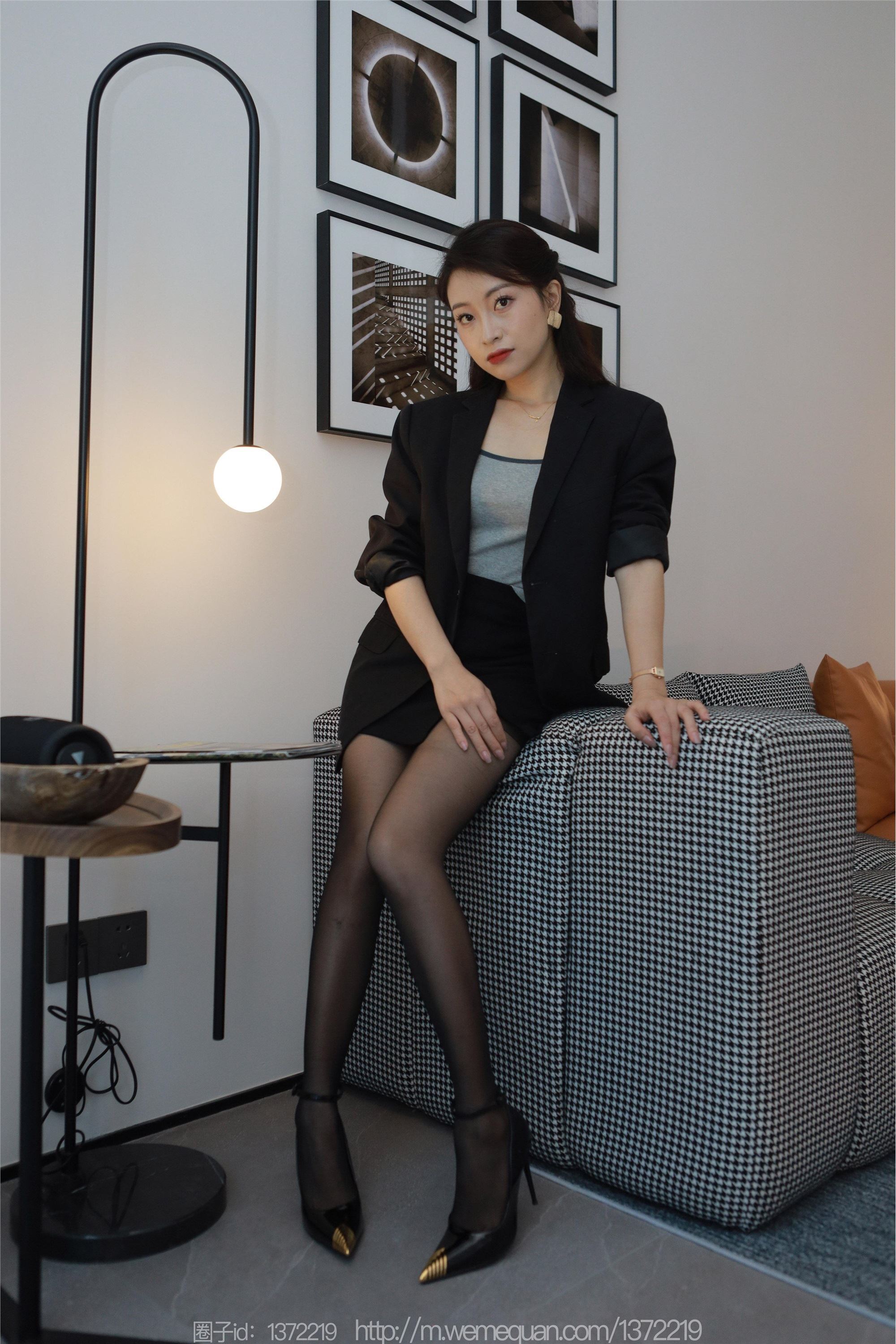 IESS异思趣向  2023.07.27 丝享家 1491 小婕《黑金高跟鞋》